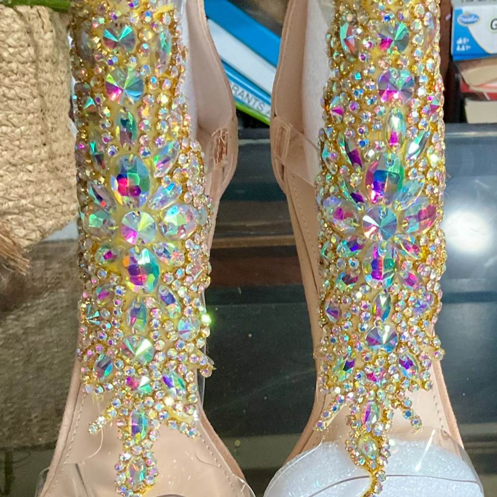 Fashion Nova Elegant Gold Embellished Women's Shoes 9M